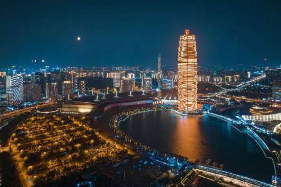 郑东新区千玺广场“大玉米” 郑东新区千玺广场“大玉米”