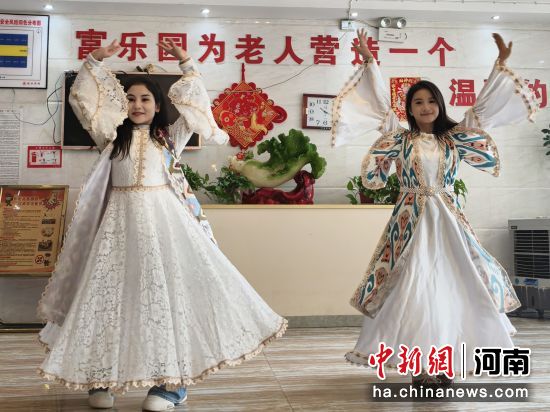 图为活动现场。 图为活动现场。