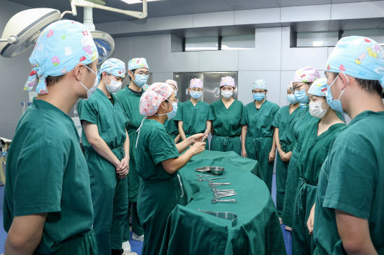 图为教师授课现场。 图为教师授课现场。