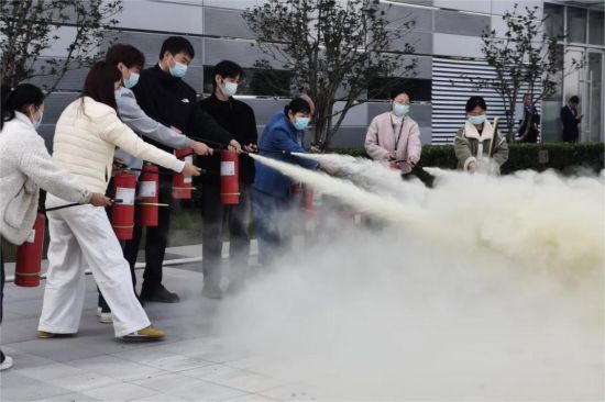 图为活动现场。 图为活动现场。