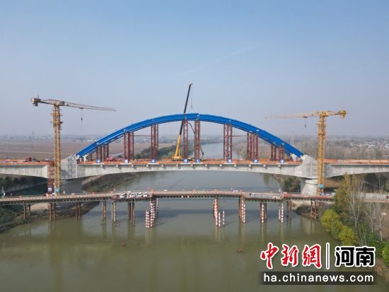 图为施工现场。中铁七局供图 图为施工现场。中铁七局供图