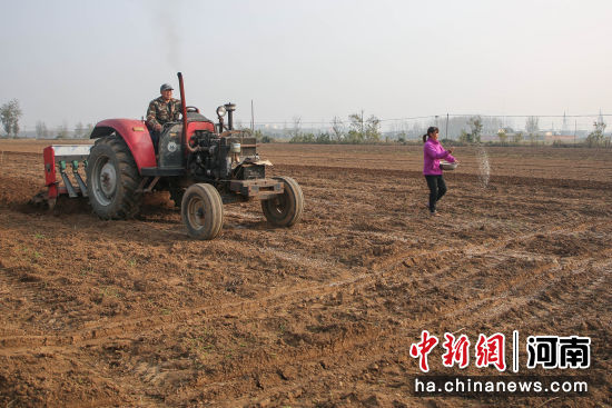 ͼΪũ��Ϊ�ղ��ֵ�С��ʩ�ʡ� �������