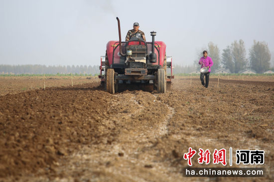 ͼΪũ��Ϊ�ղ��ֵ�С��ʩ�ʡ� ����� ��