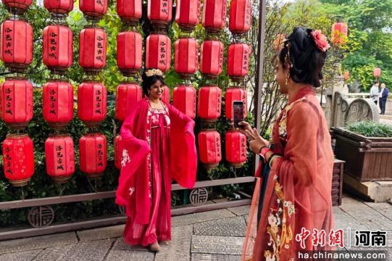 ͼΪ�����ο�ͨ���ֻ����򿨡����عųǡ���ʿ�� ��