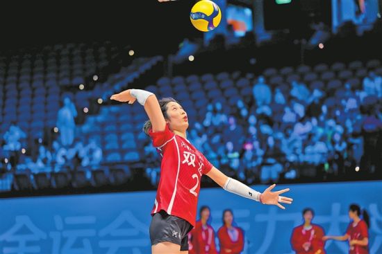 河南女排全运会首战力克天津队,朱婷得到全场最高的26分。记者 邓放 摄 河南女排全运会首战力克天津队,朱婷得到全场最高的26分。记者 邓放 摄