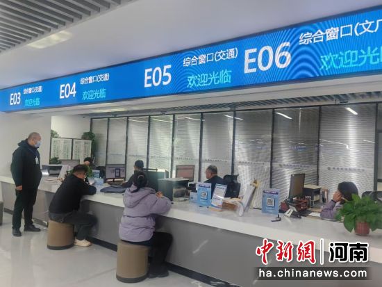 图为滑县政务服务便民热线中心。刘鹏 摄 图为滑县政务服务便民热线中心。刘鹏 摄
