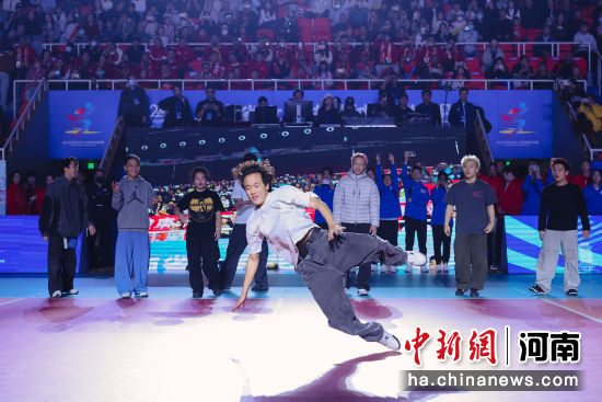 ͼΪ�������Ŷӳ�Ա��������������ݡ�����ʡ�����ֹ�ͼ