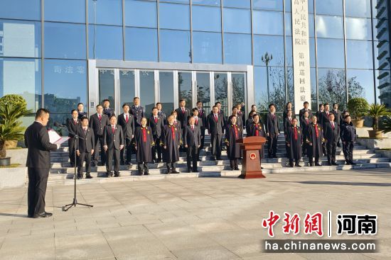 ͼΪ����ίԱ�ۿ��ɾ����ġ��������Ժ����Ѳ�ط�ͥ��ͼ