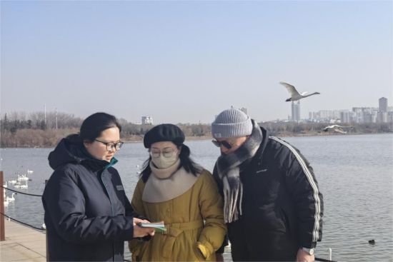 ͼΪ������Ա�����οͽ��������ȫ֪ʶ����������Ͽ���繫˾��ͼ