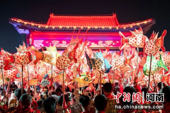 ͼΪ���Ѳ�λ�ֳ��������Ϻ�԰��ͼ