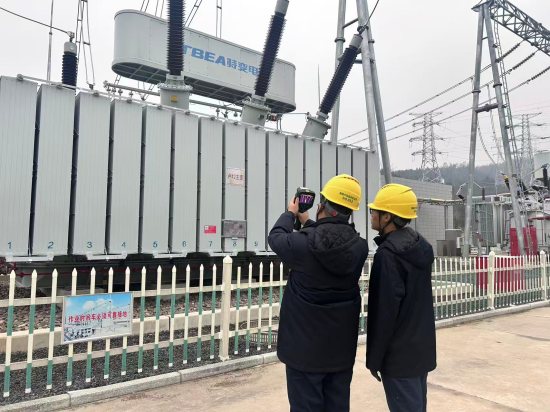 ��������Ͽ���繫˾��ά��Ա�Ա���豸Ѳ�Ӳ��¡����Ǿ� ��