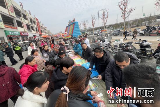 ͼΪ��ֳ����ݼ���ί��������ͼ