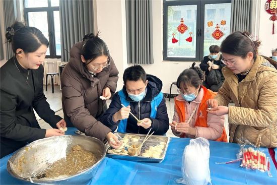 ͼΪ��ֳ������췽��ͼ