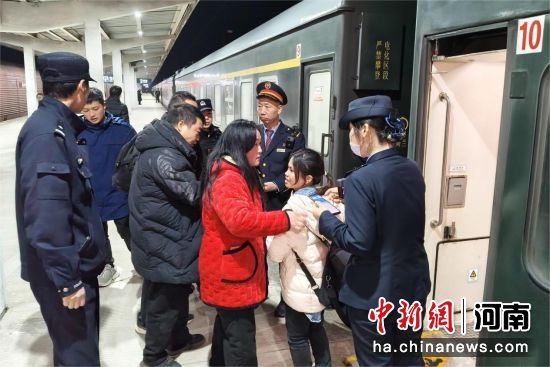 ͼΪ������Ա����������ϻؼҵ��г���