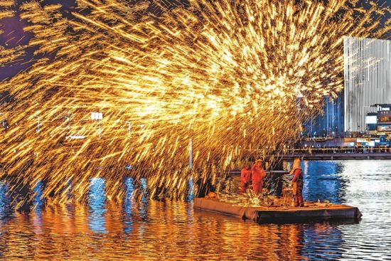 2��21�գ�֣�ݽ��ڵ���ζʮ�㣬ˮ�ϴ������������ݡ������ ��