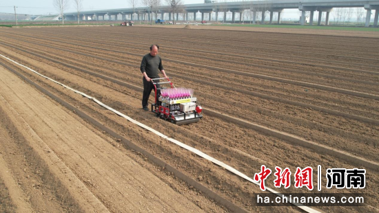 ͼΪ���粥�ֻ���ҵ������