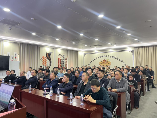 图为交流活动现场。 图为交流活动现场。