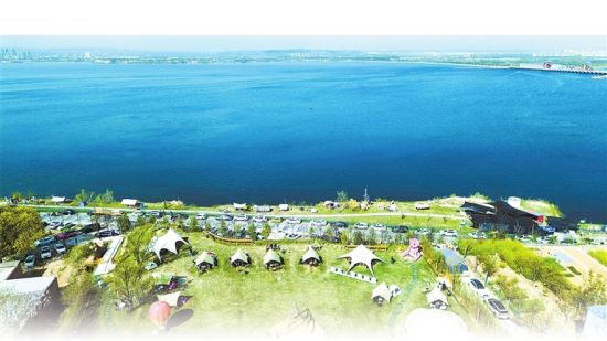 4��5�գ��ο����������Ͻ����׺����ڵĻƺ���̬�ȵ���̬�۾�ƽ̨�͹۹���վ¶Ӫ���С� ����ΰ ��