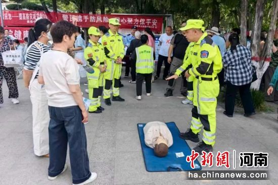 图为活动现场。杨乐 摄 图为活动现场。杨乐 摄