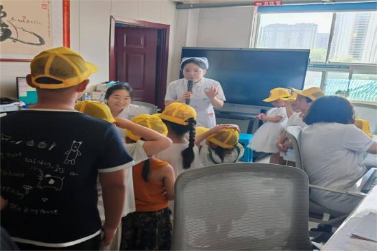 图为活动现场。 图为活动现场。