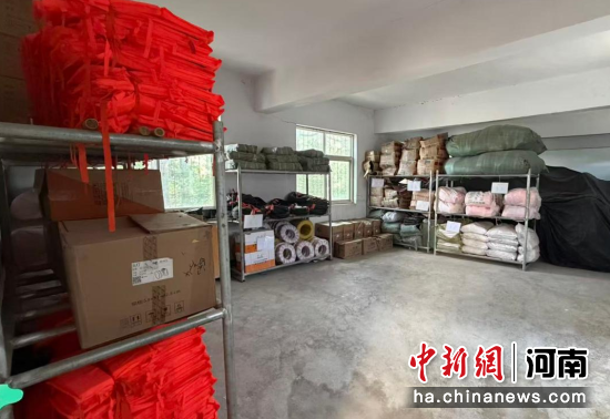 图为河湖管理中心仓库内景。周煜昂 摄 图为河湖管理中心仓库内景。周煜昂 摄