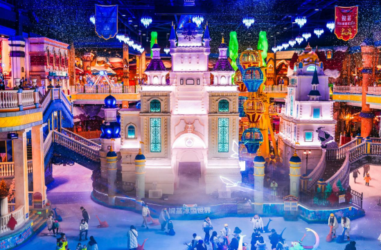 图为银基冰雪世界。 图为银基冰雪世界。