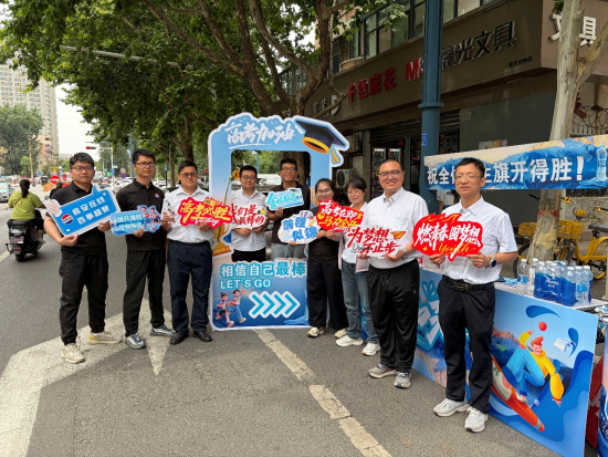 图为活动现场。 图为活动现场。