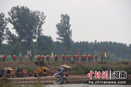 图为演练现场。 图为演练现场。