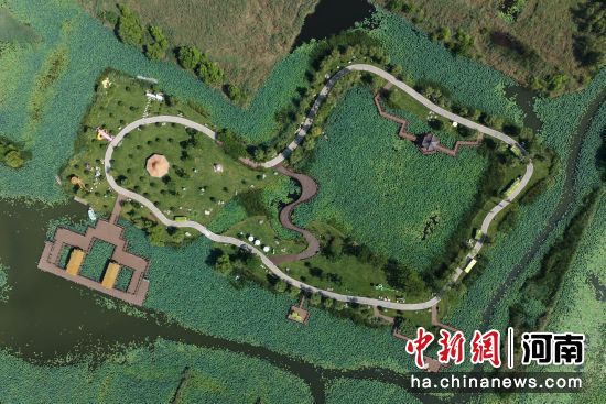 图为龙湖国家湿地公园新景点葫芦岛。黄春龙 摄 图为龙湖国家湿地公园新景点葫芦岛。黄春龙 摄