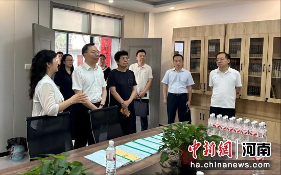 图为调研现场。 图为调研现场。