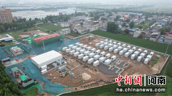 图为储能电站项目现场。 图为储能电站项目现场。
