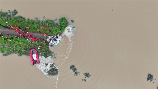 �����ۣ�س�������������������������ҵ�ֳ�(8��13����)�� �»������ ����� ��