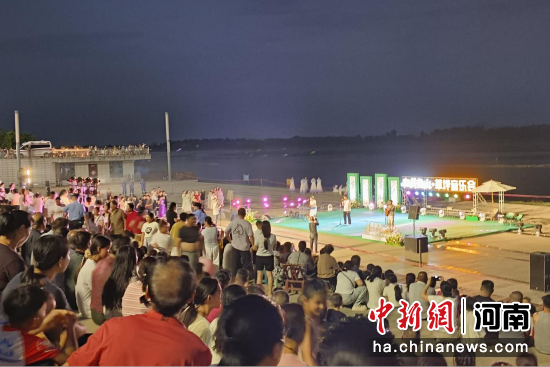 图为音乐会现场。 图为音乐会现场。
