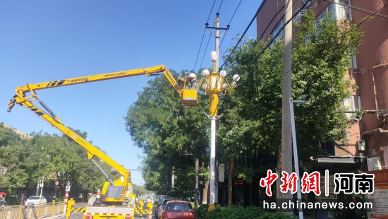 ͼΪ�������跢չ���Ĺ�����Աά��·���ֳ���л��ΰ ��