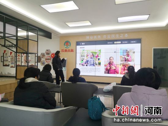 图为授课现场。中牟新区党工委供图 图为授课现场。中牟新区党工委供图