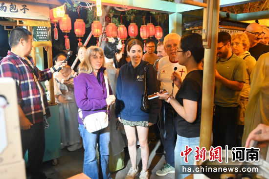 图为活动现场。 图为活动现场。