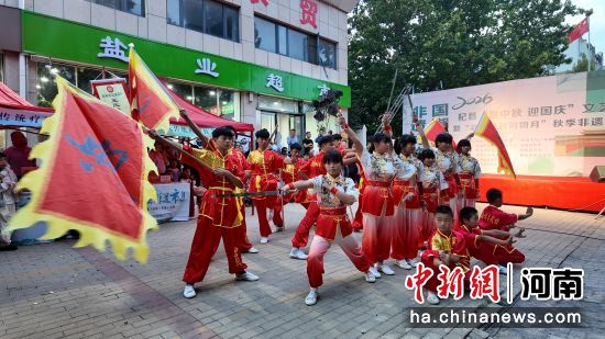 图为活动现场。 图为活动现场。