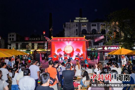 图为活动现场。 图为活动现场。