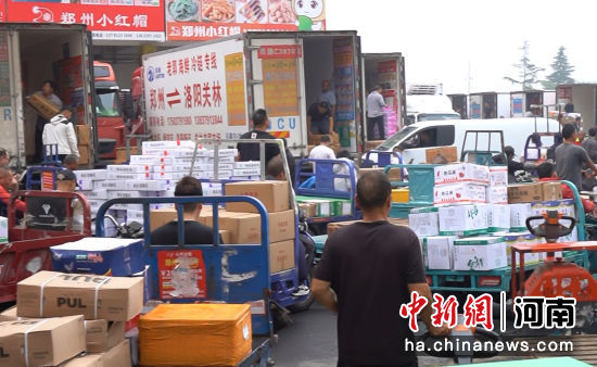图为市场内供销两旺。惠济区委宣传部供图 图为市场内供销两旺。惠济区委宣传部供图