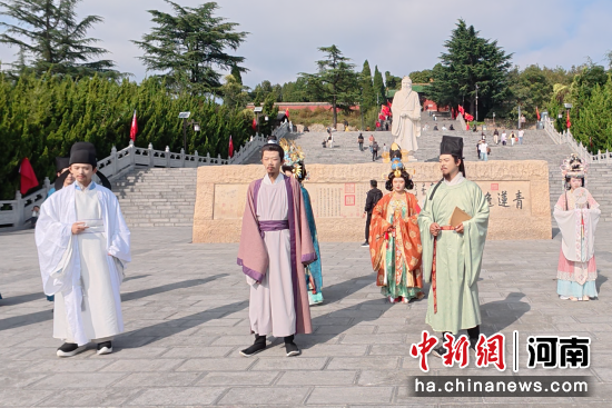 图为活动现场。 图为活动现场。