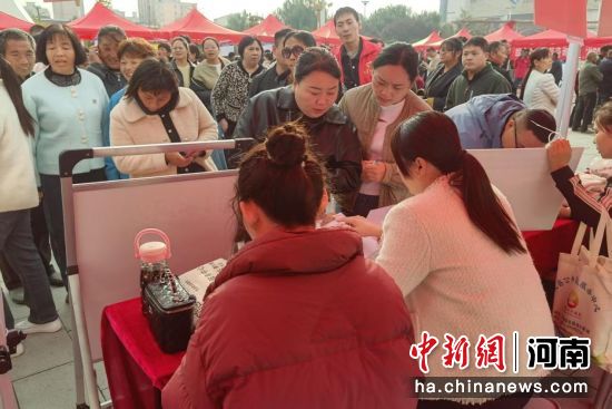 图为活动现场。 图为活动现场。
