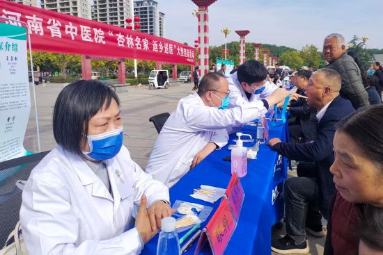 图为活动现场。襄城县中医院供图 图为活动现场。襄城县中医院供图