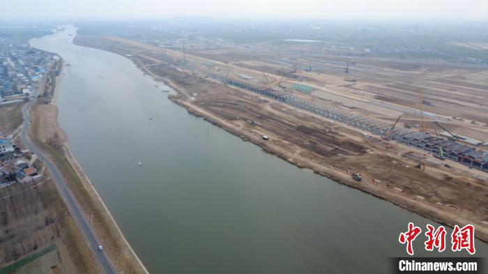 ��д��ǧ��Ÿ������ںӺ��˳�������������