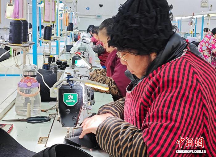 ��70�ؽ��ģ�����С����ʦ������Ь�����ҵ��