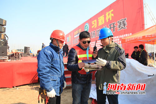 长垣县供电公司为越野车比赛保供电 - 河南电力