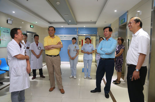 骨科专家裴国献莅临郑州中心医院高新区医院参