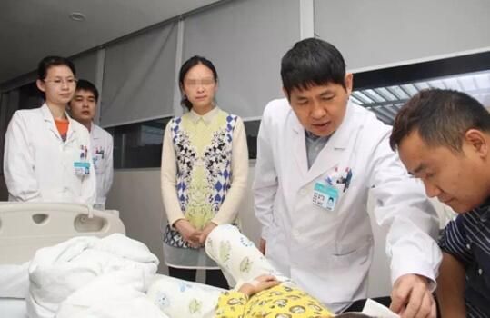 河南省人民医院眼科专家成功为视网膜病变新生