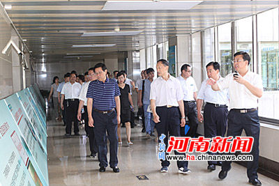 河南省人大常委调研组赴濮阳市人民医院考察 