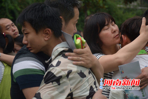 河南一小学设毕业感恩课程 融洽亲子关系 - 河