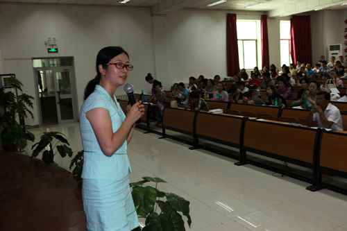 中原名师赴新疆哈密讲学受赞扬 - 河南教育